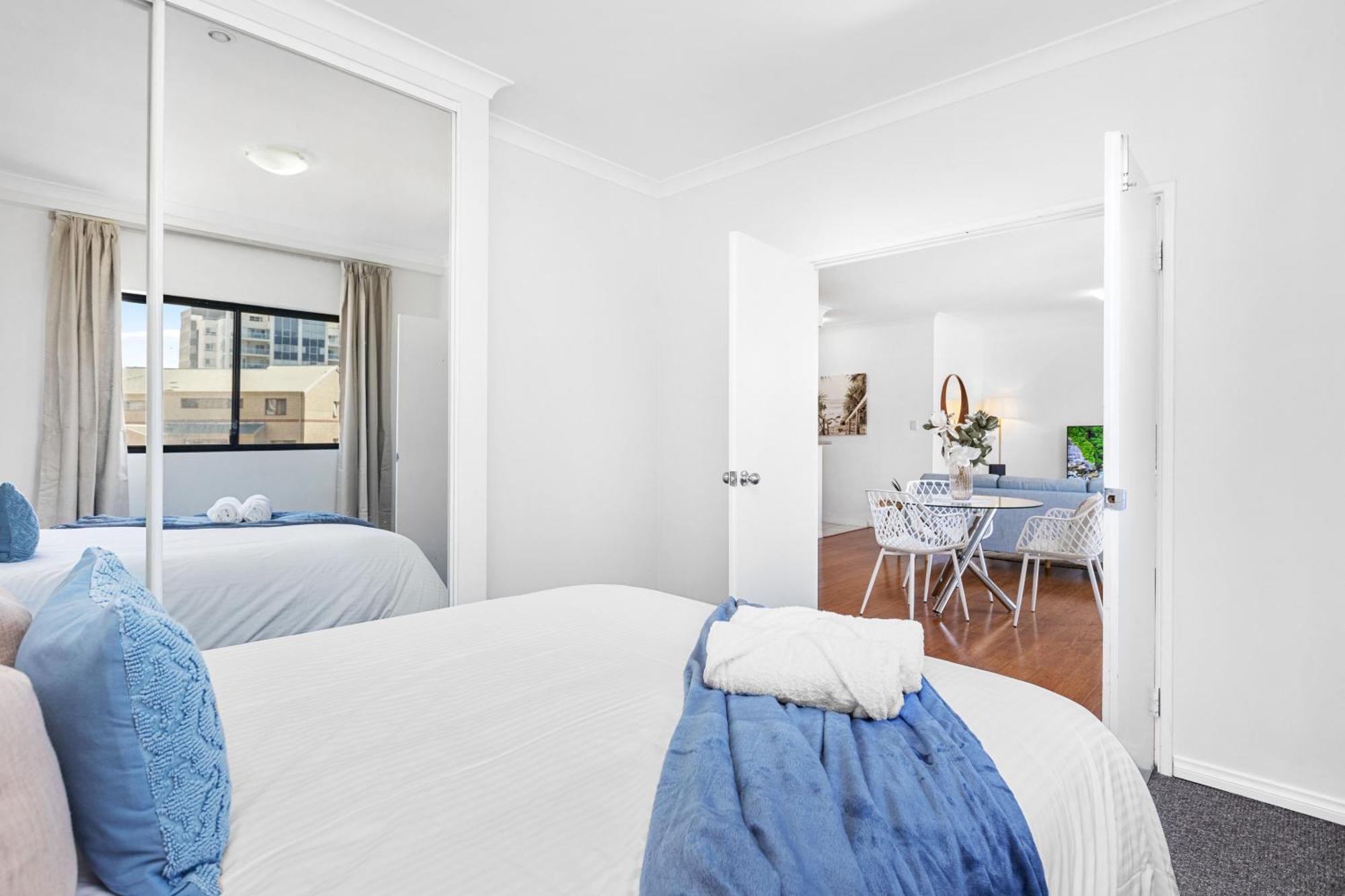 Modern 2br Pool, Gym, Parking Apartment *