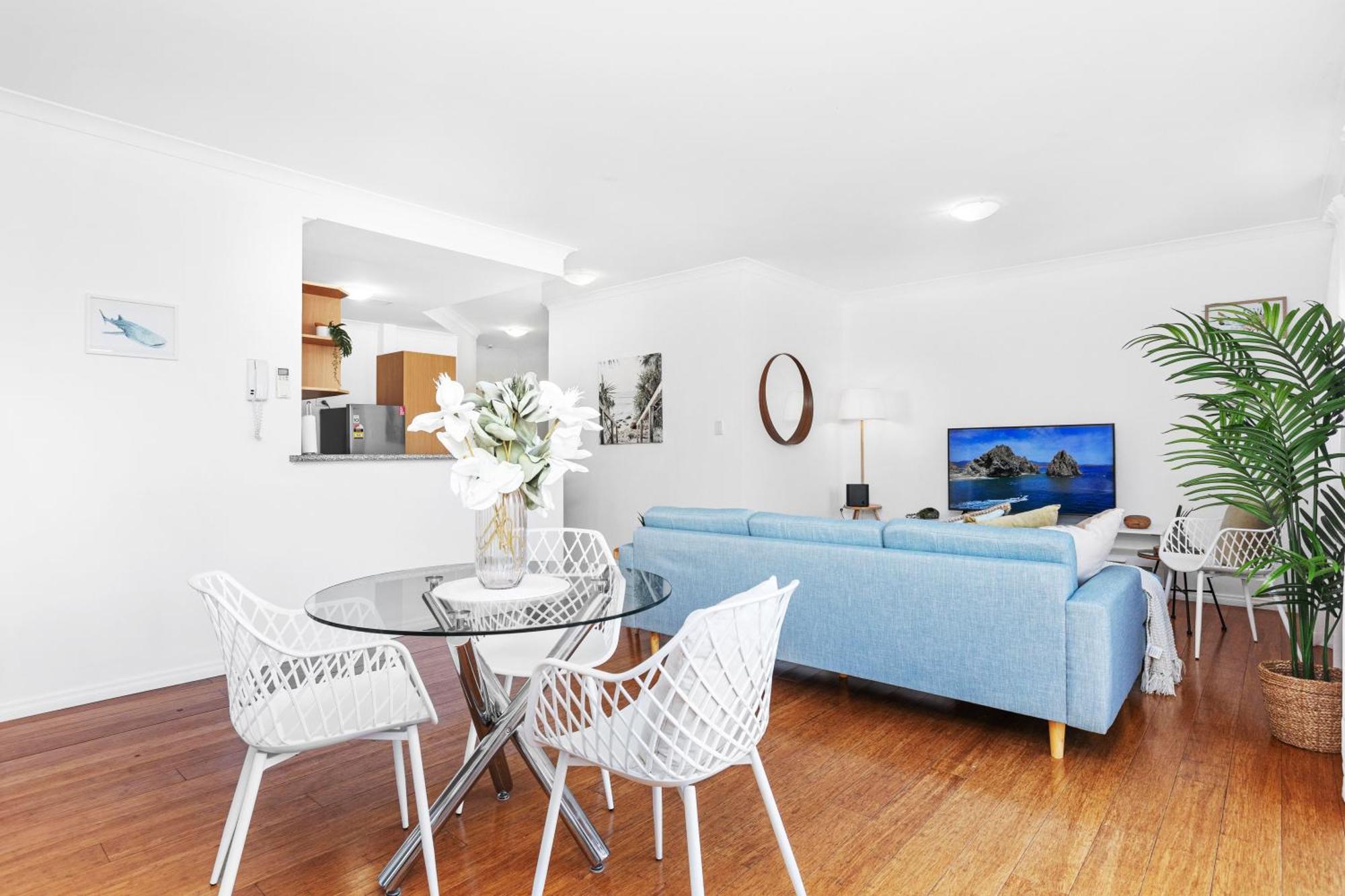Modern 2br Pool, Gym, Parking Apartment Perth