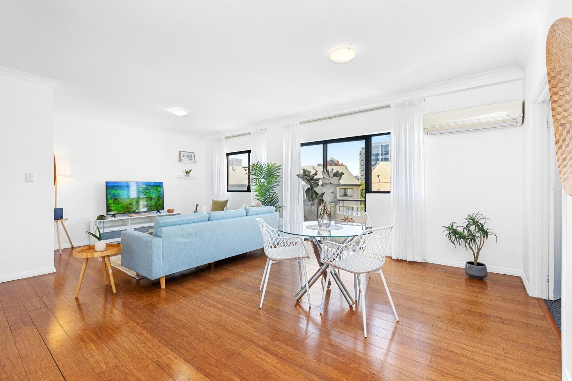 Apartment Modern 2br Pool, Gym, Parking